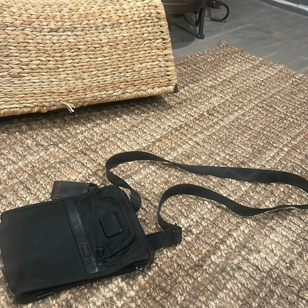 TUMI Alpha Pocket Bag Small